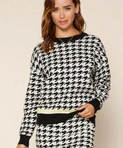 Wanderlust By Abby NEW Houndstooth Sweater